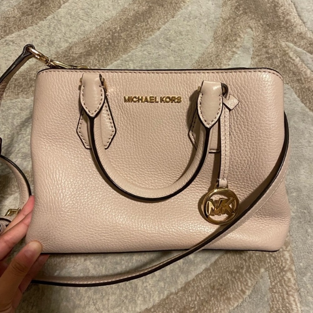 Micheal Kors Purse